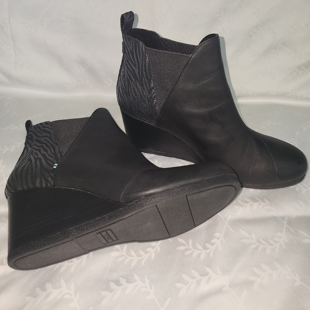 TOMS Kelsey Black Zebra Shimmer Wedge Heels Bootie